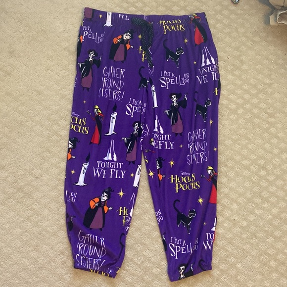 Disney Intimates & Sleepwear Disney Hocus Pocus Fleece Jogger
